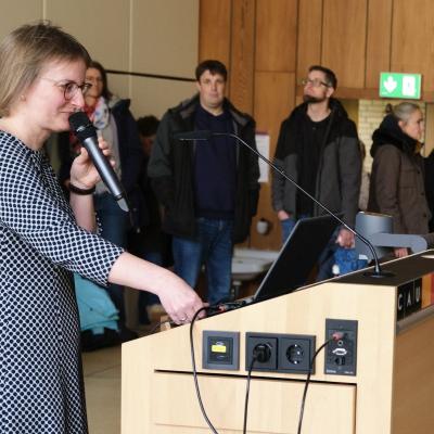 Jessica Knop begrüßt die Teilnehmer im H3 - Rendsburg-Eckernförde