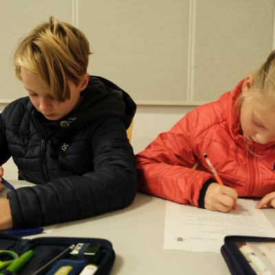 Bild 60: Bei der Aufgabenbearbeitung im Seminarraum
