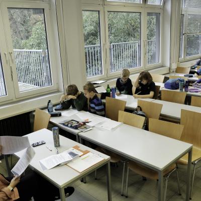Bild 63: Bei der Aufgabenbearbeitung im Seminarraum